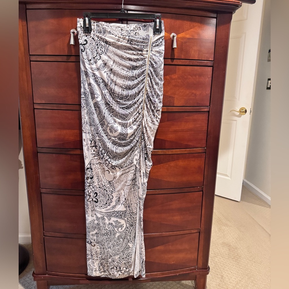 Cache skirt
